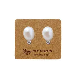 Pearl Studs - Egg w Dot